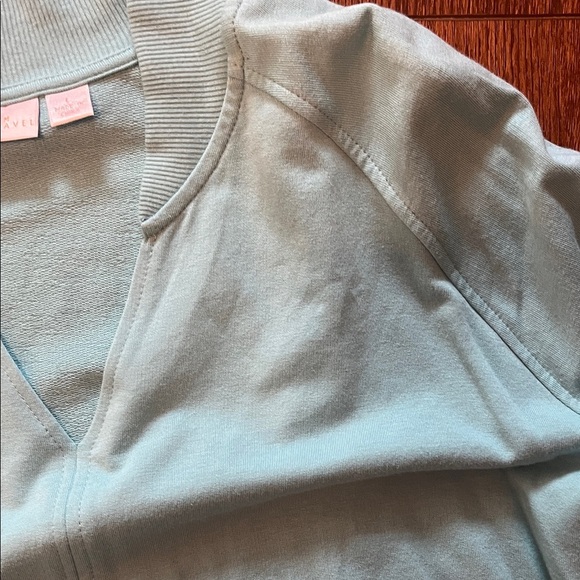 Belle by Kim Gravel Teal Triple Luxe V-Neck Top Large - Picture 3 of 5